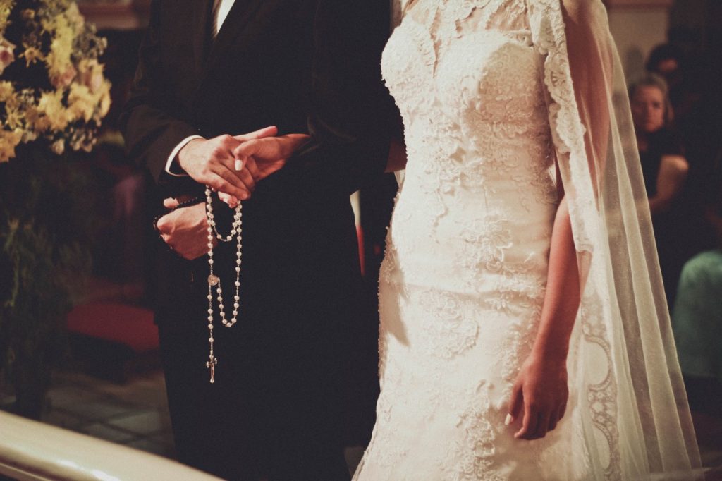 couple getting married in Catholic church