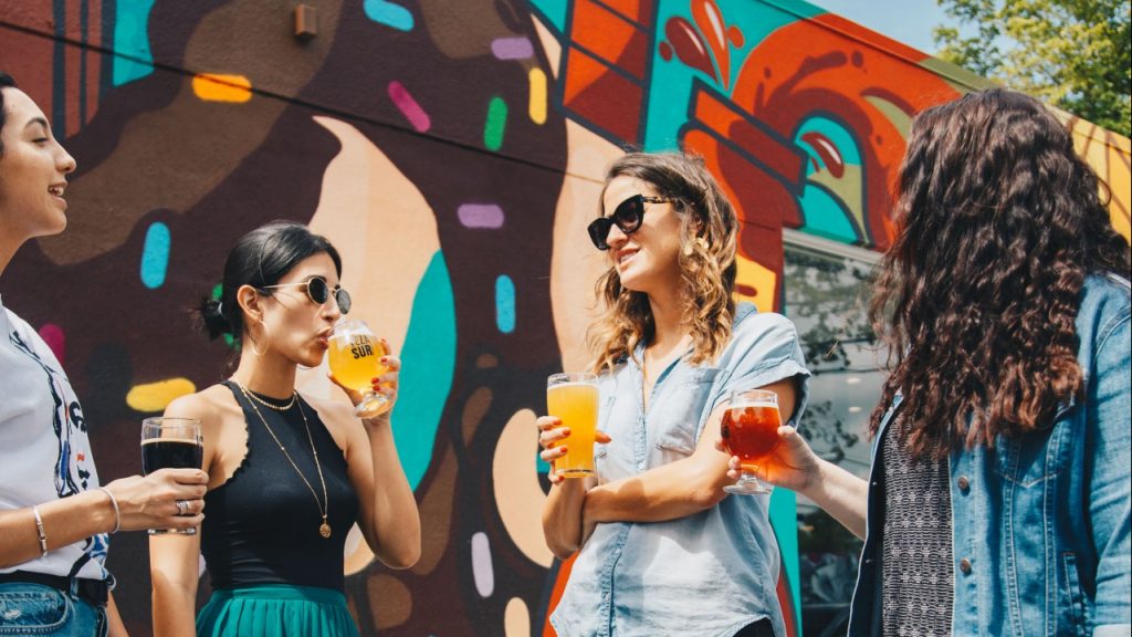 Women drinking beer